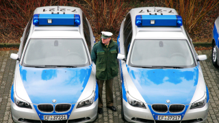 Illustration for article titled BMW Has Hot New Police Cars, Chrysler Has Eyes On UAW Stock, And GM Has Lots Of Jobs Overseas